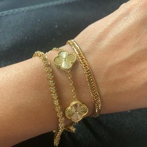 18k solid gold Alhambra bracelet